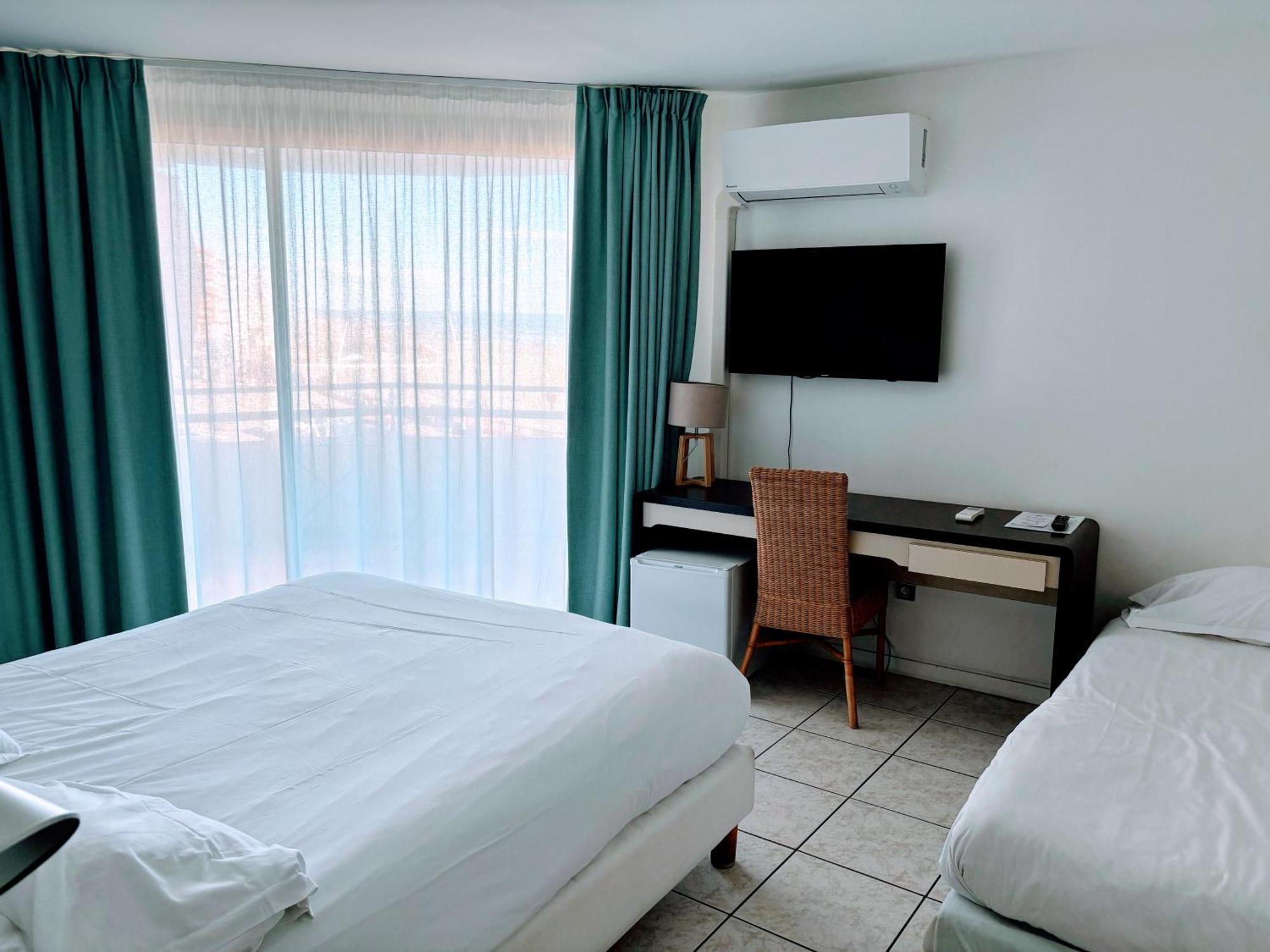 פאלאבה-לה-פלו Brasilia Hotel מראה חיצוני תמונה